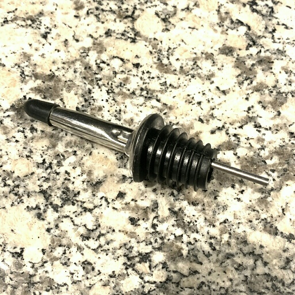 2PCs Axe Sickle oil Dispenser Stopper drop pourer - Picture 3 of 6